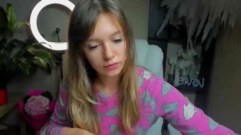 Snapshot of foxy_blond chatting on October 3, 12:18 am Foxy online show from October 3, 12:18 am