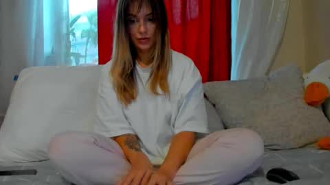 Snapshot of foxy_blond chatting on October 15, 12:22 am Foxy online show from October 15, 12:22 am