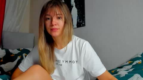 Snapshot of foxy_blond chatting on November 3, 12:13 am Foxy online show from November 3, 12:13 am