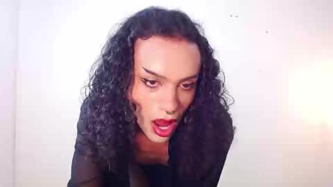 Ella online show from September 20, 4:08 pm