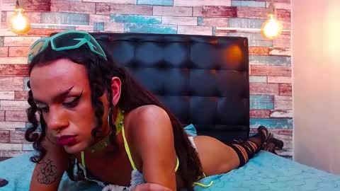 Ella online show from March 10, 6:24 pm