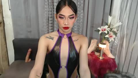 foxy_goddess online show from May 3, 11:00 pm