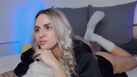 Snapshot of foxy_kimmi chatting on December 3, 7:05 am Foxy Kimmi online show from December 3, 7:05 am