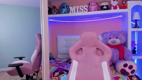 Snapshot of foxy_kloe chatting on March 7, 6:27 pm Miss Kloe online show from March 7, 6:27 pm