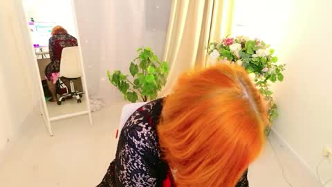 Snapshot of foxy_queeen chatting on April 14, 6:08 am Lola online show from April 14, 6:08 am