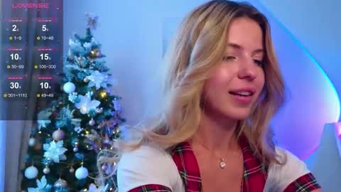 Snapshot of foxy_vibes chatting on December 20, 7:37 am Ammy Fox online show from December 20, 7:37 am