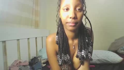 Snapshot of foxyatmidnite chatting on May 18, 4:07 am foxyatmidnite online show from May 18, 4:07 am
