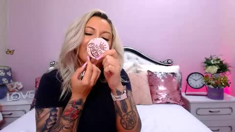 Snapshot of foxyclarisee chatting on May 12, 5:43 pm Clarisee online show from May 12, 5:43 pm