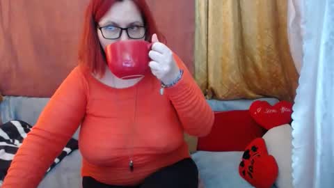 Snapshot of foxydesiree chatting on May 3, 5:57 am foxydesiree online show from May 3, 5:57 am