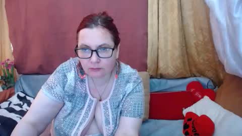 Snapshot of foxydesiree chatting on May 17, 12:34 pm foxydesiree online show from May 17, 12:34 pm