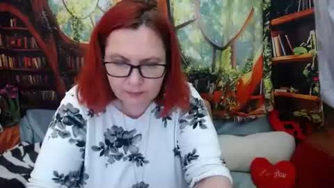 Snapshot of foxydesiree chatting on May 21, 7:37 am foxydesiree online show from May 21, 7:37 am