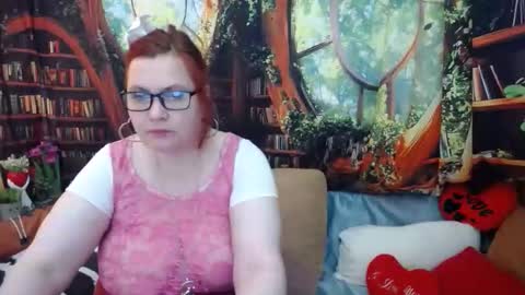 Snapshot of foxydesiree chatting on May 28, 12:13 pm foxydesiree online show from May 28, 12:13 pm
