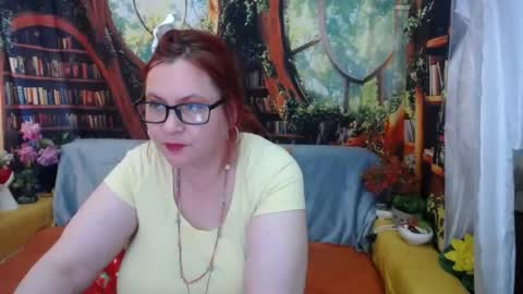Snapshot of foxydesiree chatting on June 14, 3:03 pm foxydesiree online show from June 14, 3:03 pm