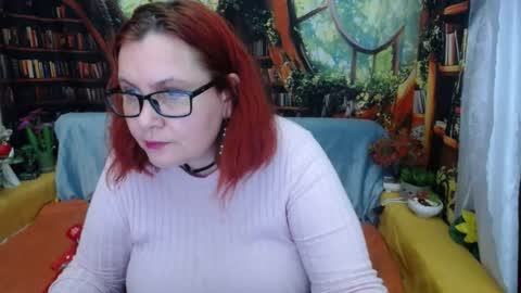 Snapshot of foxydesiree chatting on June 16, 10:23 pm foxydesiree online show from June 16, 10:23 pm