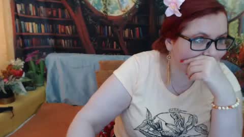 Snapshot of foxydesiree chatting on June 18, 5:17 pm foxydesiree online show from June 18, 5:17 pm