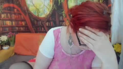 Snapshot of foxydesiree chatting on August 2, 4:55 am foxydesiree online show from August 2, 4:55 am
