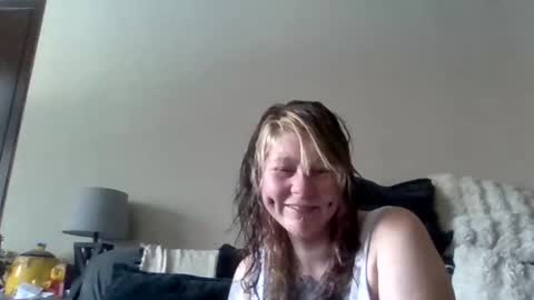 Snapshot of foxyfang chatting on December 4, 6:16 pm foxyfang online show from December 4, 6:16 pm