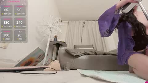 Snapshot of foxyiyi chatting on November 12, 12:05 pm yiyi online show from November 12, 12:05 pm