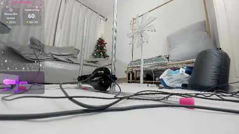 yiyi online show from December 21, 12:01 pm