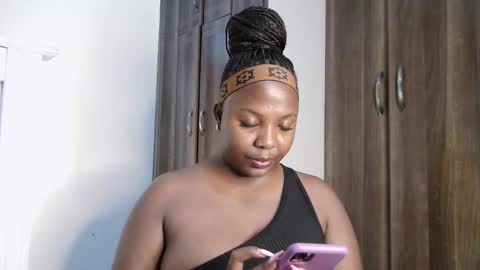 Snapshot of foxykay1 chatting on December 1, 12:26 am Kayla online show from December 1, 12:26 am