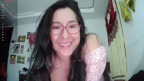 Snapshot of foxymalish chatting on April 28, 4:28 am Malishka online show from April 28, 4:28 am