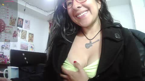 Snapshot of foxymalish chatting on May 8, 4:07 am Malishka online show from May 8, 4:07 am