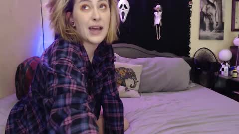 Mallory Koxx online show from October 12, 8:13 am