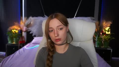 Snapshot of foxymayy chatting on May 10, 1:49 pm Maya online show from May 10, 1:49 pm