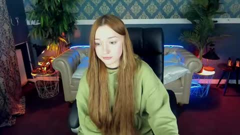 Snapshot of foxymayy chatting on May 14, 12:56 pm Maya online show from May 14, 12:56 pm