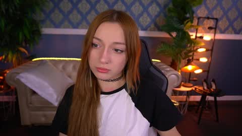 Snapshot of foxymayy chatting on May 21, 1:07 pm Maya online show from May 21, 1:07 pm
