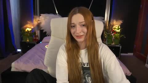 Snapshot of foxymayy chatting on May 24, 1:16 pm Maya online show from May 24, 1:16 pm