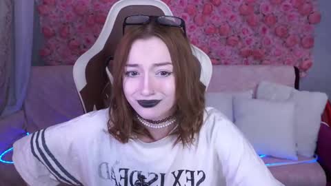 Snapshot of foxymayy chatting on June 7, 7:50 pm Maya online show from June 7, 7:50 pm