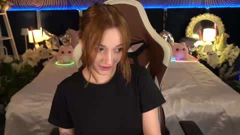Snapshot of foxymayy chatting on June 13, 1:20 pm Maya online show from June 13, 1:20 pm
