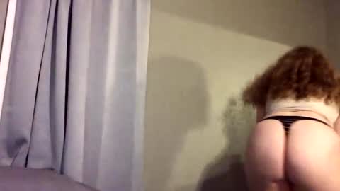 Snapshot of foxyred63 chatting on June 15, 4:47 am foxyred63 online show from June 15, 4:47 am