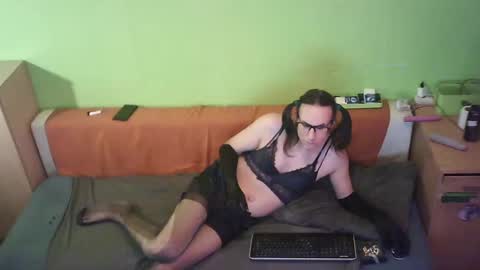 Snapshot of foxysabine chatting on December 29, 4:38 am FoxySabine online show from December 29, 4:38 am