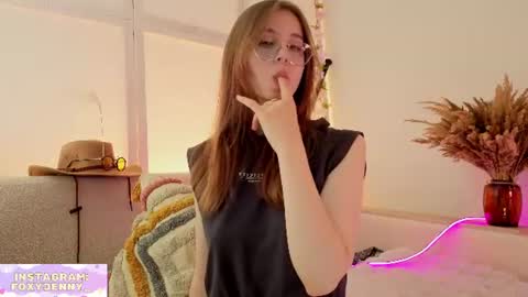 Snapshot of foxysecret_ chatting on June 12, 6:29 pm foxysecret_ online show from June 12, 6:29 pm