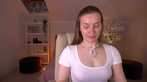 Snapshot of foxyykate chatting on June 7, 8:01 pm Kate online show from June 7, 8:01 pm