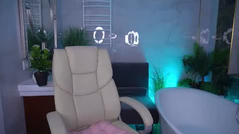 Snapshot of foxyykate chatting on June 11, 8:29 pm Kate online show from June 11, 8:29 pm