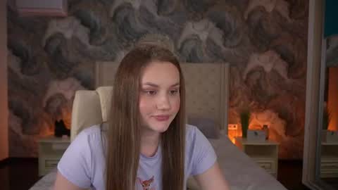Snapshot of foxyykate chatting on June 19, 8:56 pm Kate online show from June 19, 8:56 pm