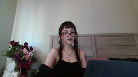 Angel online show from February 18, 6:15 pm