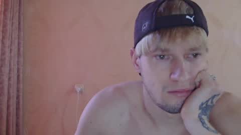 frame_tamer888 online show from May 10, 12:54 pm