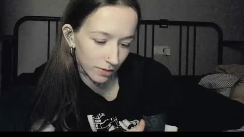 fran_bow online show from December 19, 8:16 pm