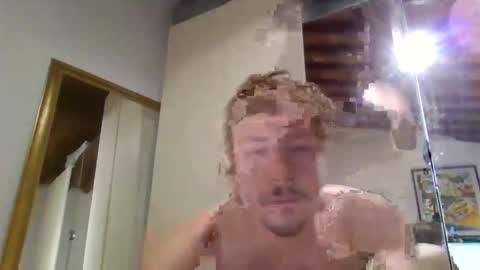 Snapshot of francesco_831115 chatting on September 26, 5:28 pm francesco_831115 online show from September 26, 5:28 pm