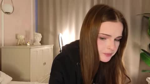 Marybrown eye Katy gray eye online show from February 13, 12:01 pm