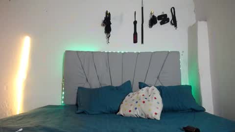 francihot4 online show from September 15, 11:49 pm