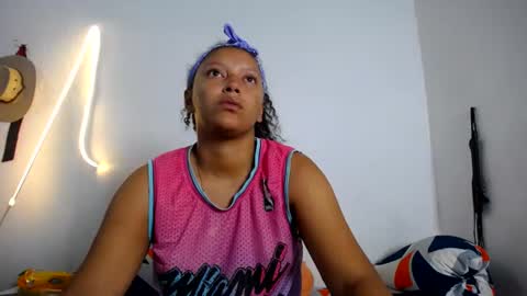 Snapshot of francihot4 chatting on July 29, 2:21 am francihot4 online show from July 29, 2:21 am