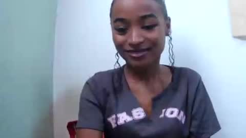 Snapshot of francine925426 chatting on July 5, 6:31 am francine925426 online show from July 5, 6:31 am
