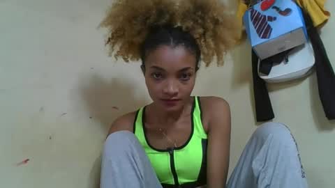 Snapshot of francinoli chatting on May 16, 10:52 pm Francinoli online show from May 16, 10:52 pm