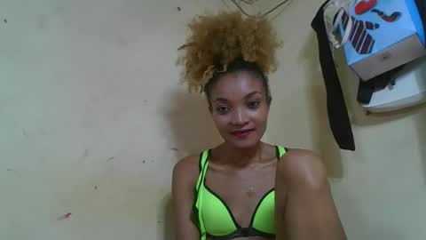 Snapshot of francinoli chatting on May 17, 1:18 pm Francinoli online show from May 17, 1:18 pm