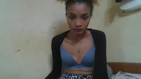 Snapshot of francinoli chatting on May 19, 2:18 am Francinoli online show from May 19, 2:18 am